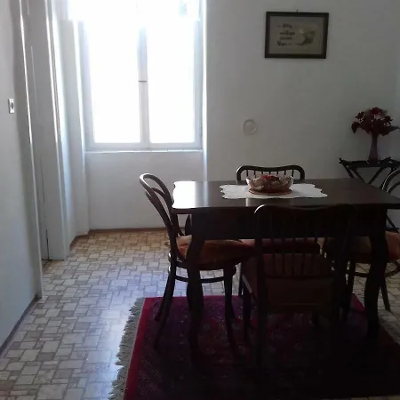 Elbe Apartment *